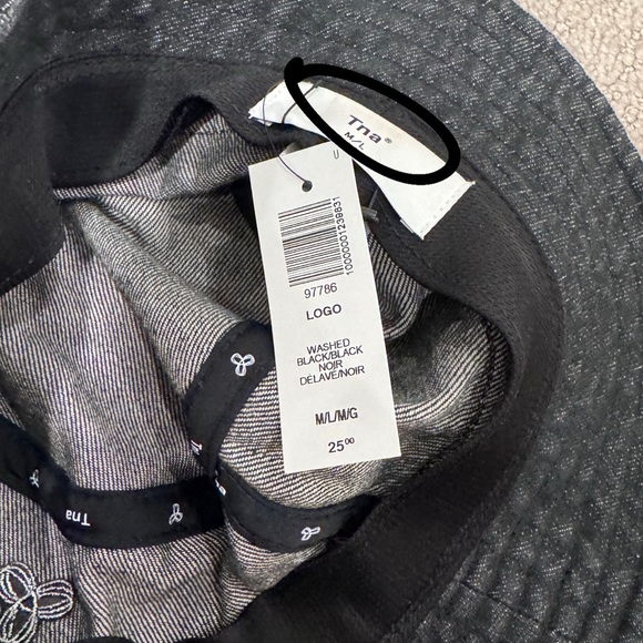 Aritzia TNA NWT Bucket Hat Washed BlackJean Denim Hat - Size M/L - Picture 3 of 3